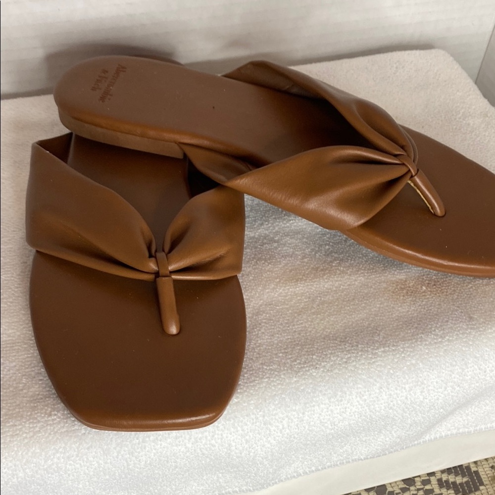 Abercrombie & Fitch Brown Leather Sandals Minimalist Design